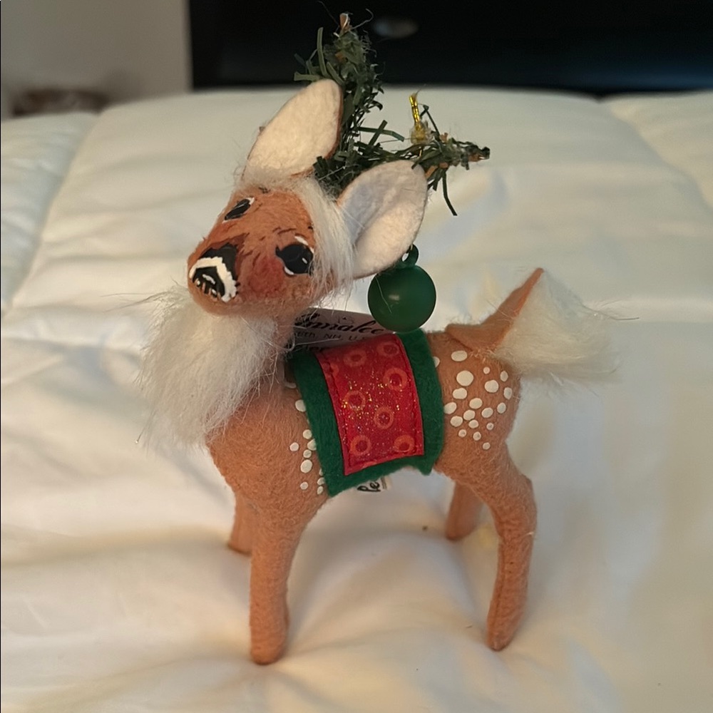 NWT Annalee deer